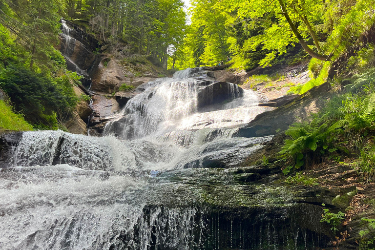 Watervallen Tour vanuit Sarajevo: Wandeling en Bosnische Lunch