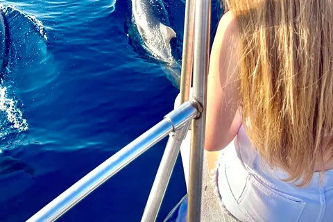 Taormina:Sunset Boat Tour with Aperitif and Dolphin Watching