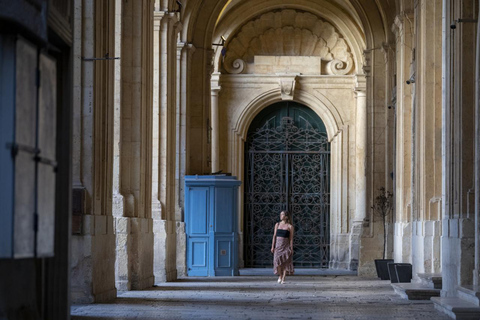 Valletta: Private Photoshoot in Old Town, Harbour & Gardens Standard: 20 photos | 30 mins