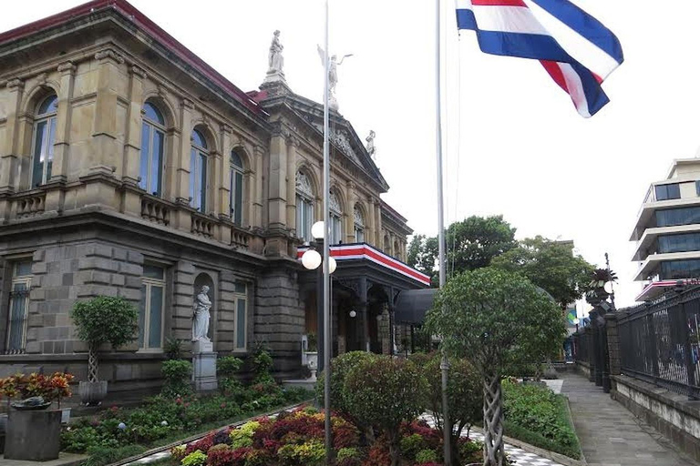 San José: Guided Walking Tour of Historic Landmarks