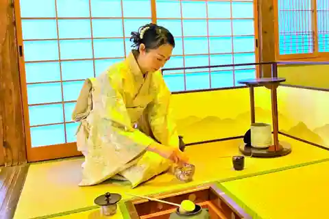 アンティークショップにて、茶道と和菓子作り