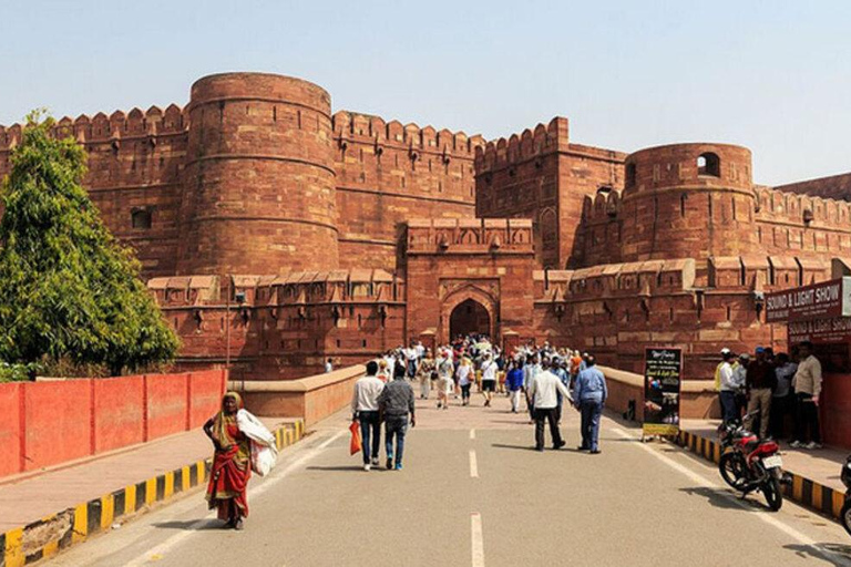 Da Jaipur: Tour privato dell&#039;alba di Tajmahal e della città di Agra in autoAuto AC con autista e guida + drop Jaipur o Delhi