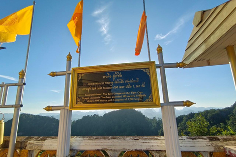 Krabi: Passeio ao pôr do sol no Templo da Caverna do TigreKrabi: excursão ao pôr do sol no Templo da Caverna do Tigre