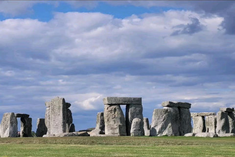 London: Stonehenge and Bath Private Day Trip with Driver