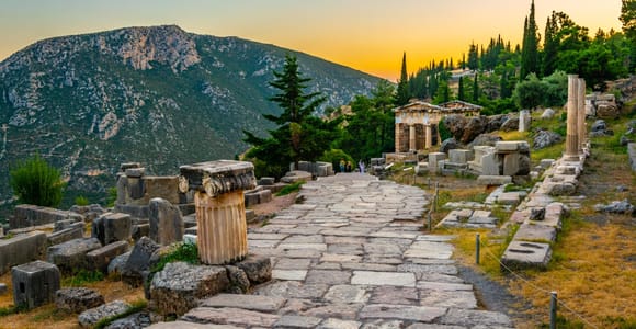 From Athens: Day Trip to Oracle of Delphi & Temple of Apollo