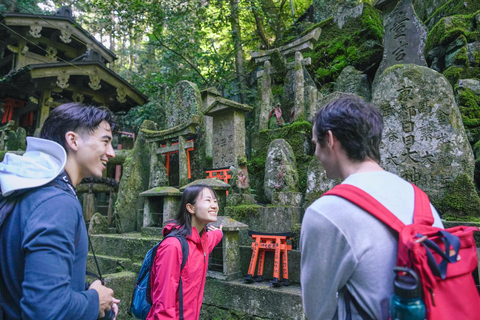 Kyoto: Excursão de caminhada escondida de 3 horas no Santuário Fushimi Inari