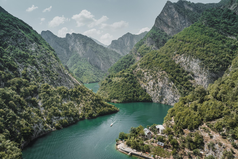 Shkodër: Accursed Mountains 5-Day Hike with Accommodation