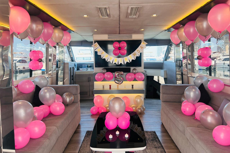 Private Luxury Yacht Tour Dubai BEST VALUE: 3 Hours + Complimentary e-Shisha
