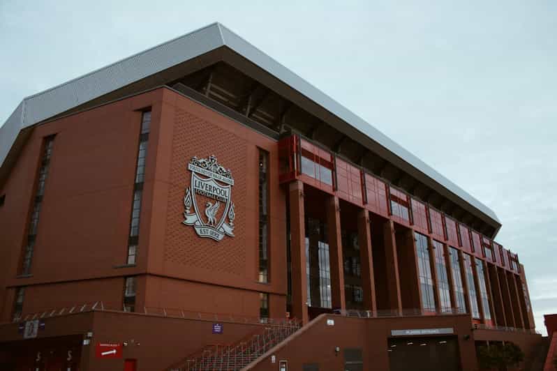 Visite du stade et du musée du Liverpool FC + livre numérique exclusif pour les supporters
