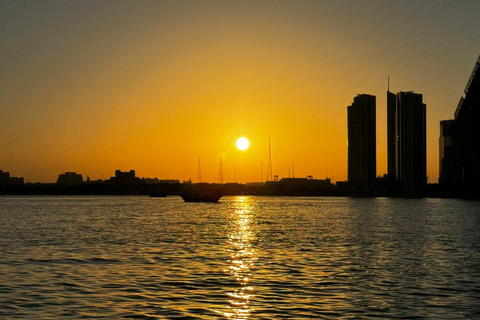 الدوحة: رحلة بحرية مسائية على متن قارب شراعي مع إطلالات بانورامية على الأفقالدوحة: رحلة بحرية على م