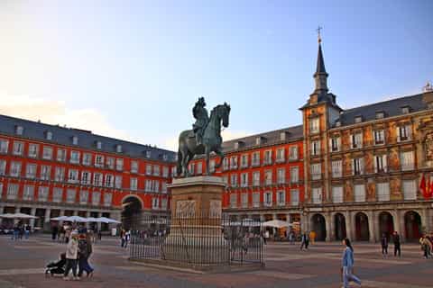 Madrid merveilleuse : promenade parmi les joyaux de la ville