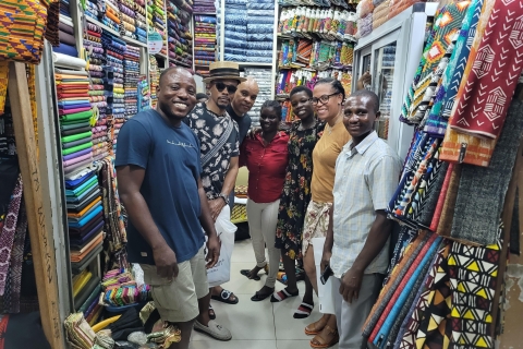 Accra: Ghana-Stofftour und Batik-Krawatten und FärbenAccra -Ghana:Halbtagestour mit Führung durch den Stoff Ghanas