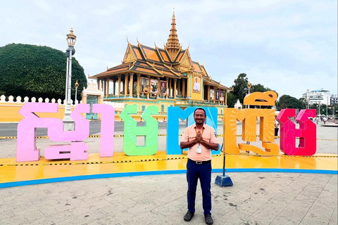 Phnom Penh: Hidden Gems Walking Tour with Local Guide
