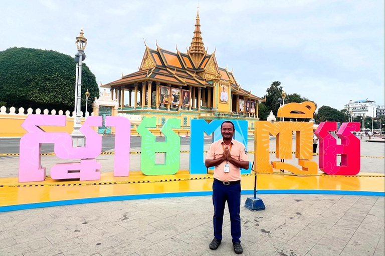 Phnom Penh: Hidden Gems Walking Tour with Local Guide