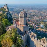 San Marino in Piccolo Gruppo: Tour Guidato con Pass 7 Musei e Torri