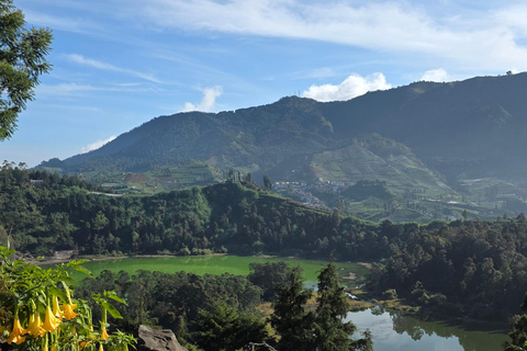 从日惹出发的日出西库尼尔山和迪恩高原之旅从日惹到日出 Sikunir 和 Dieng 高原之旅