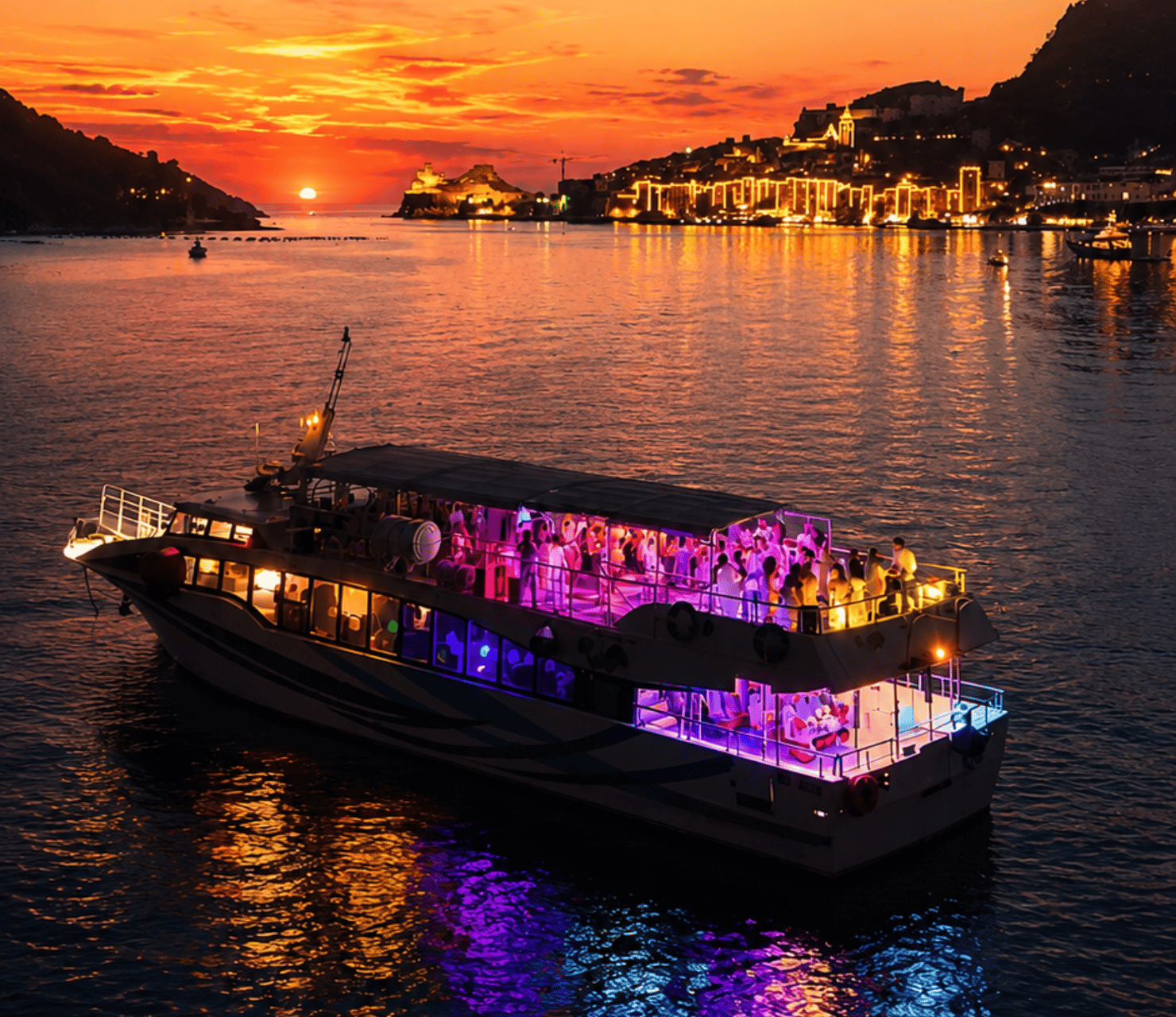 Cinque Terre: La Spezia – Bootsfahrt bei Sonnenuntergang mit Aperitif