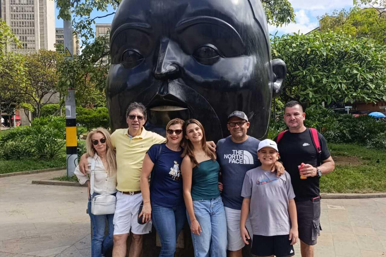 Medellín Through Time – City Sightseeing Tour | Subway, Metrocable, and Historic Center