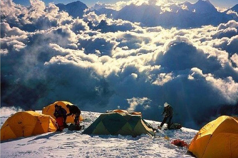 Huaraz: Nevado Chopicalqui 4-Day 6354 m Climbing Expedition