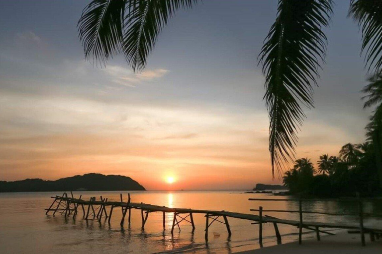 Phu Quoc: 2-Island Snorkeling Tour with Sunset BBQ Dinner