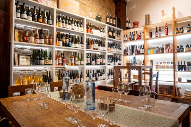 Granada: Tasting of 4 wines paired with 4 snacks
