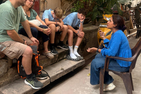 Templos, bazares y degustación en el casco antiguo de Delhi con guíaTemplos, bazares y comida en el casco antiguo de Delhi con una guía