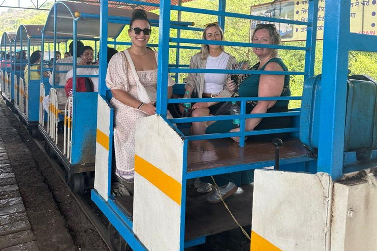 Mumbai: Elephanta Caves, Ferry Ride & Heritage Tour