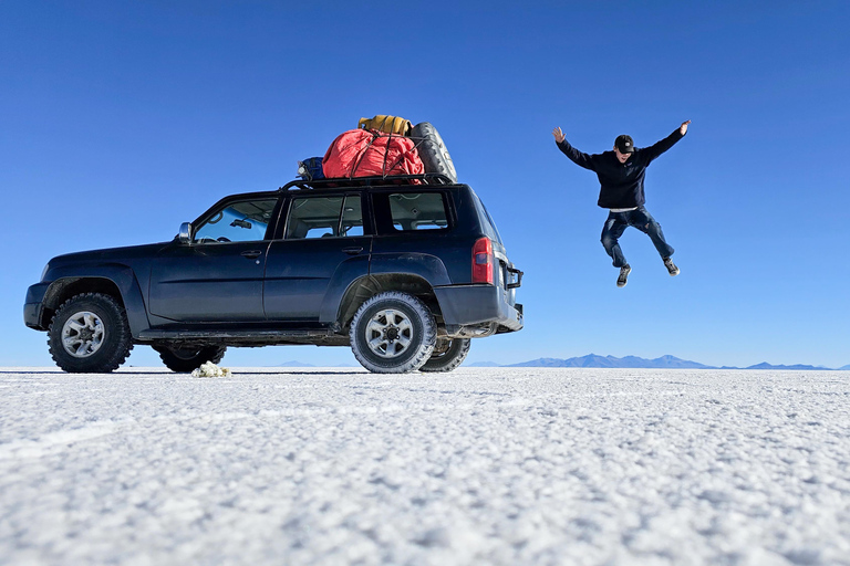 3-Day Uyuni Expedition to San Pedro de Atacama Tour with Spanish-speaking driver