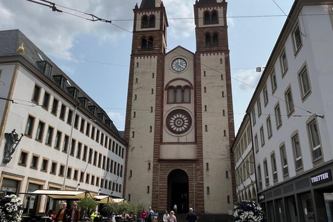 White & Red - A quick tour with wine in Würzburg White & Red - Short tour with wine in Würzburg