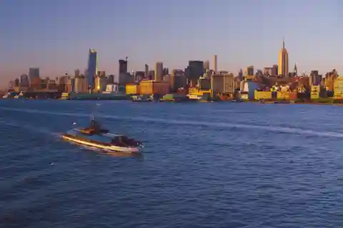 NYC: Croaziere de lux City Cruises Brunch, prânz sau cină