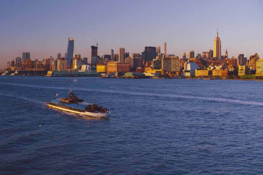 NYC: City Cruises Luxus Brunch, Mittagessen oder Dinner Cruise. Foto: GetYourGuide