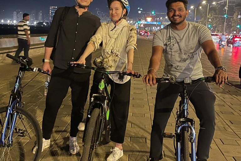 Visite guidée à vélo des sites incontournables et des trésors cachés de MumbaiVisite guidée en groupe à vélo des sites incontournables de Mumbai