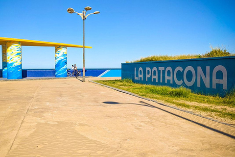 Stranden van Valencia, Stad van de Kunst op een YAMAHA elektrische fiets