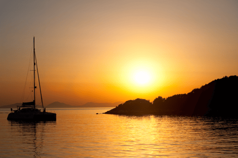 Excursion en catamaran à Phuket sur l&#039;île de Corail et voyage au coucher du soleil