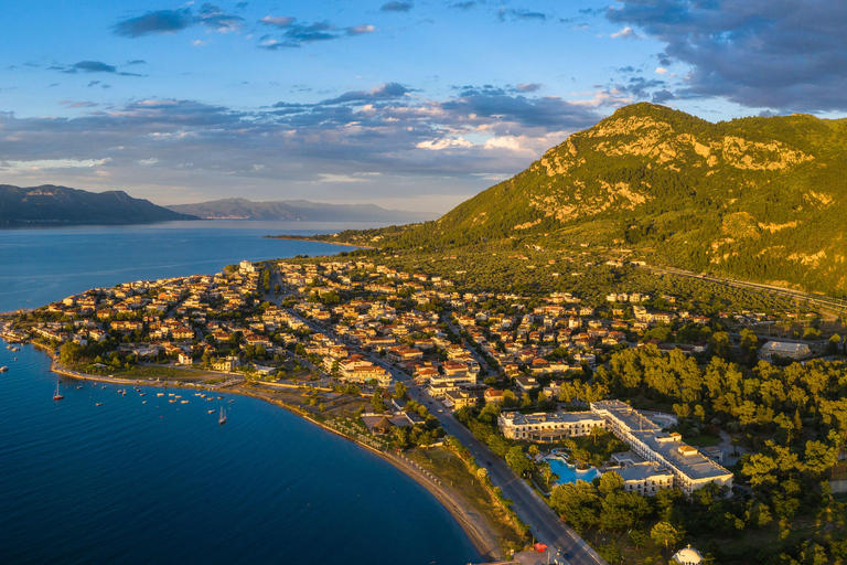 Athènes : excursion d&#039;une journée en bateau avec baignade et piscine thermaleAthènes : excursion d&#039;une journée en bateau vers les îles avec baignade