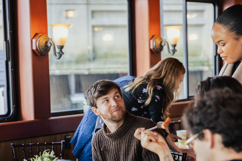 Crociera nel fine settimana nel centro di Boston Harbor con brunchCrociera brunch del fine settimana a bordo della classica &quot;aurora boreale&quot;