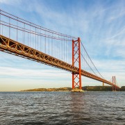 Lisboa: Passeio de Barco à Vela no Rio Tejo
