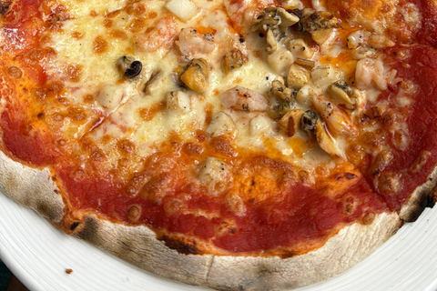 Yacht Me Up Cruzeiro Privado com Tudo Incluído Cannes Lérins SailUm dia na baía de Cannes com tudo incluído