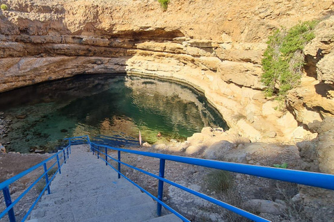 Muscat: Grand Mosque, Sinkhole, & Fins Beach - Romantic Cave