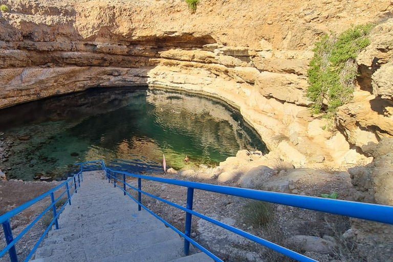 Muscat: Grand Mosque, Sinkhole, & Fins Beach - Romantic Cave