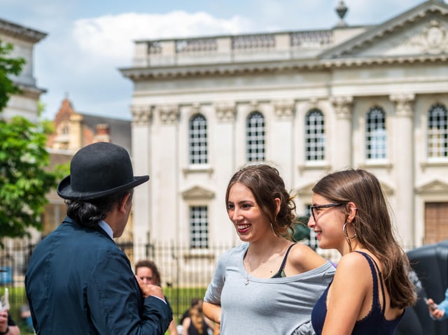 Classic Cambridge Walking Tour with Certified Guide