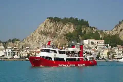 Zakynthos: Boat Tour with Cave Visits & Swim Stops