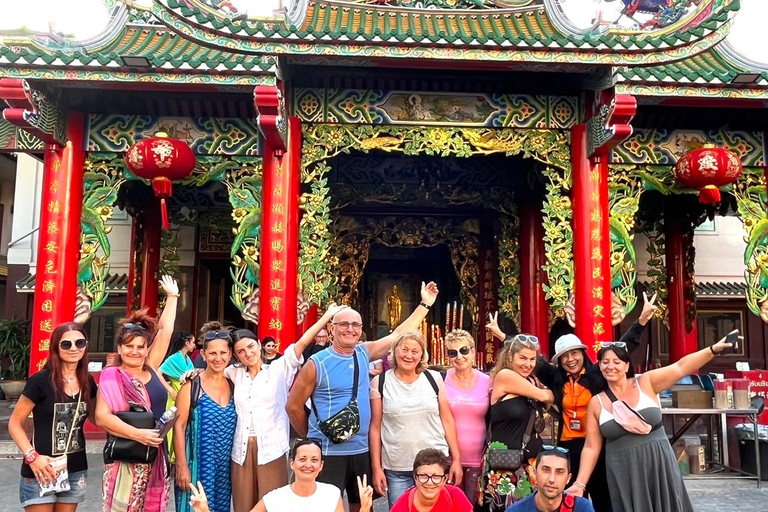 Bangkok: CHOB Day Walking Tour (Talking + Walking + Eating)