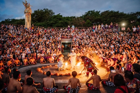 Bali: Uluwatu Tempel und Kecak Dance Sunset KleingruppentourPrivate Tour mit Eintrittsgebühren und mit Hoteltransfer