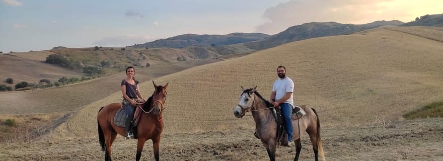 Enna : excursion à cheval avec apéritif et vues panoramiques