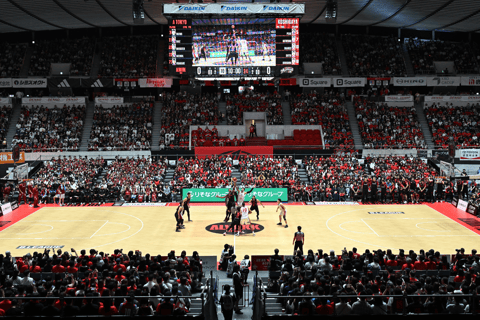 Tóquio: Ingresso para o jogo de basquetebol do Alvark TokyoLugares no lado curto do piso superior