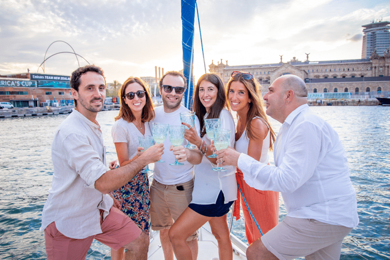 Visita guiada à Sagrada Família e experiência de navegação em Barcelona