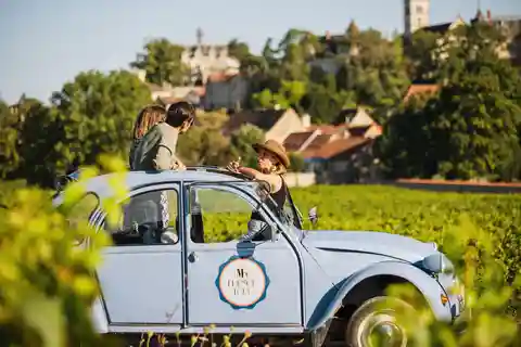 From Beaune: Burgundy Grands Crus Road Tour in a Classic Car