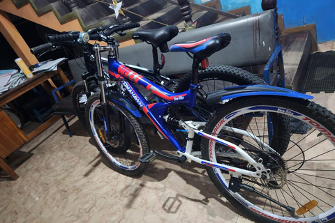 Kandy: Cykeluthyrning med hjälm, vatten och ruttkarta