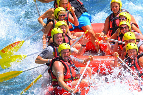 Desde el lateral: Excursión de rafting en el cañón de Köprülü